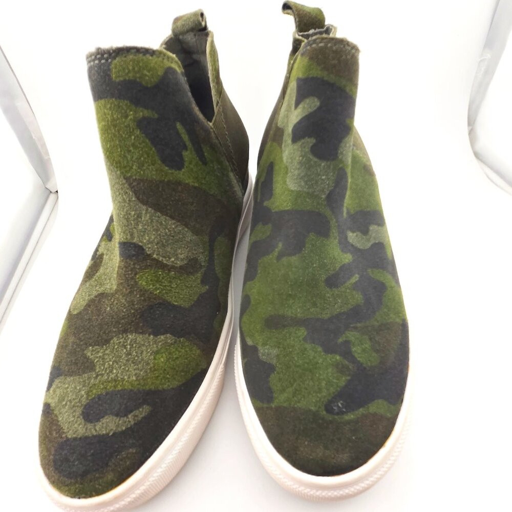 Steve Madden Shane Hidden Wedge Sneakers Women’s 6.5 Camo Green Suede